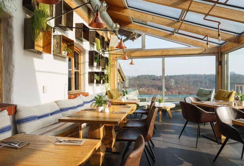 Отель Gleboczek Vine Resort& Spa