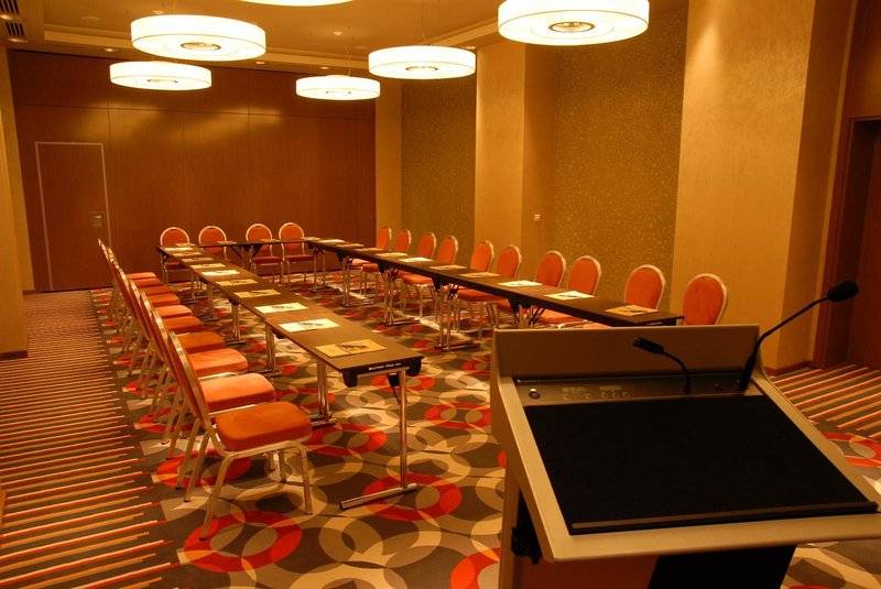 בית מלון כפרי Golden Tulip Ana Dome