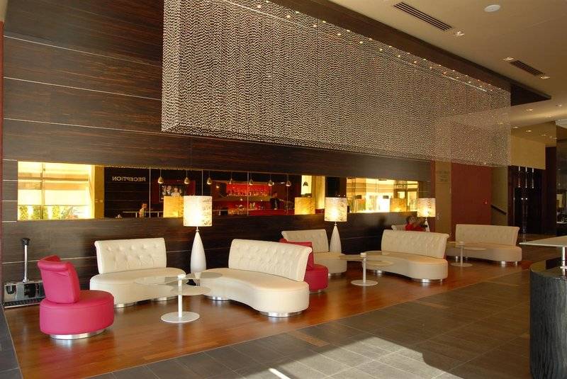 בית מלון כפרי Golden Tulip Ana Dome