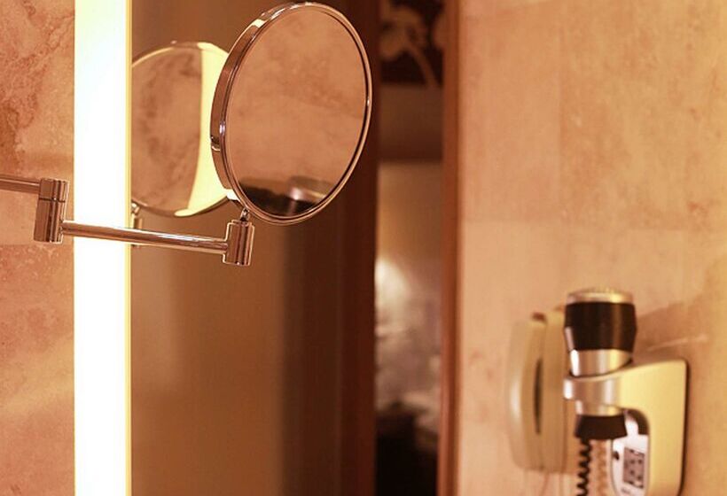 בית מלון כפרי Golden Tulip Ana Dome