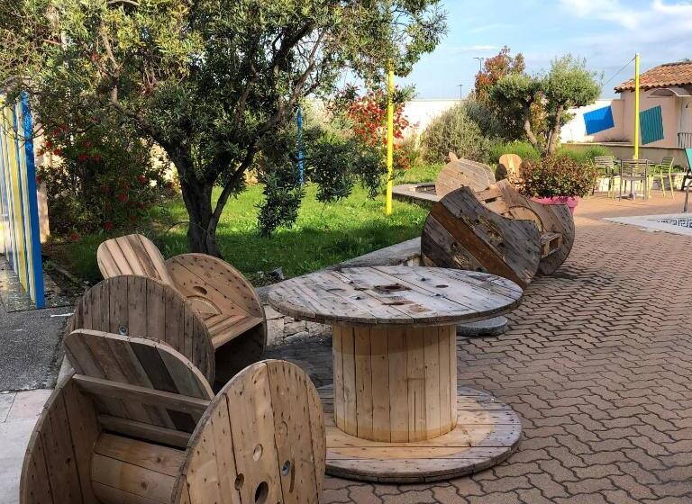 Greet Hotel Marseille Provence Aéroport