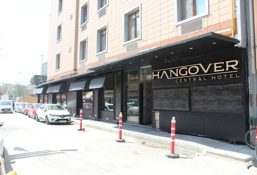 בית מלון כפרי Hangover Central