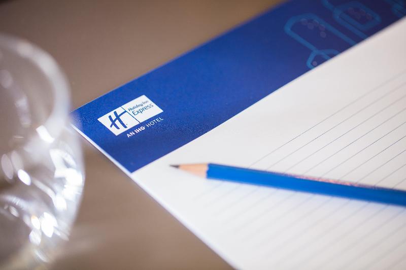 فندق Holiday Inn Express Amsterdam   Sloterdijk Station, An Ihg