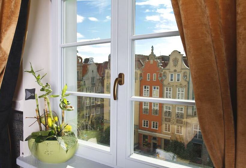 Отель Holland House Residence Old Town