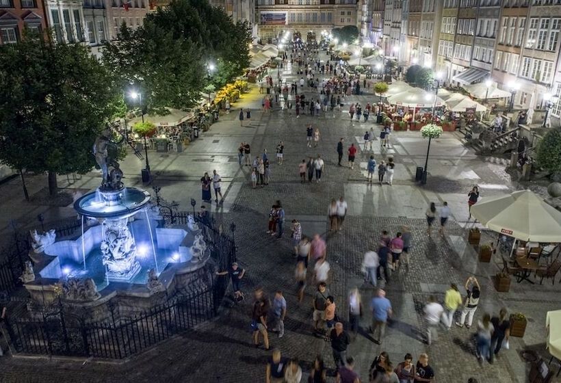 Отель Holland House Residence Old Town