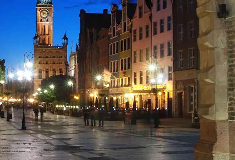 Отель Holland House Residence Old Town