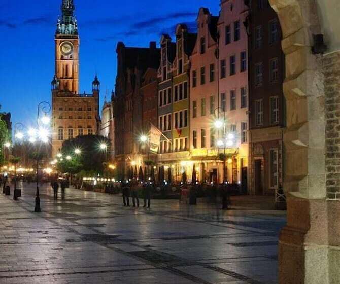 Отель Holland House Residence Old Town