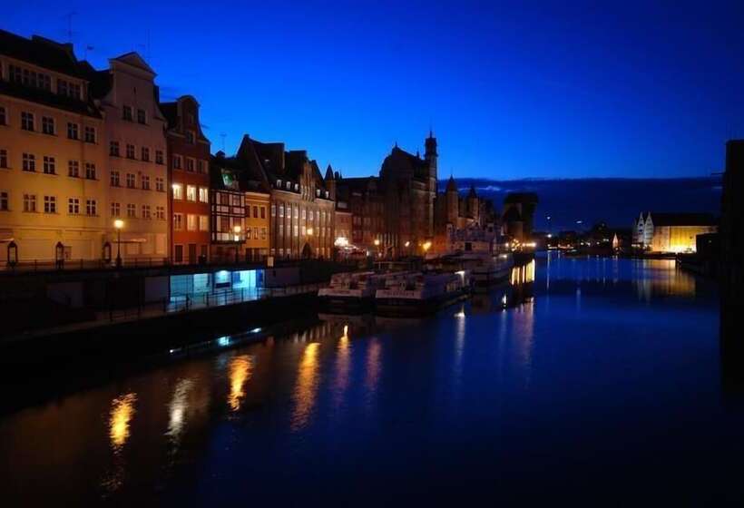 Отель Holland House Residence Old Town