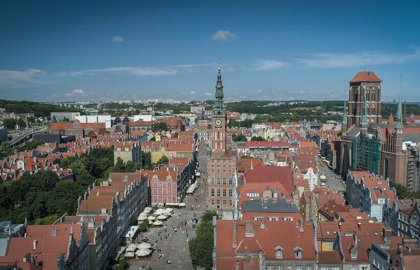 Отель Holland House Residence Old Town