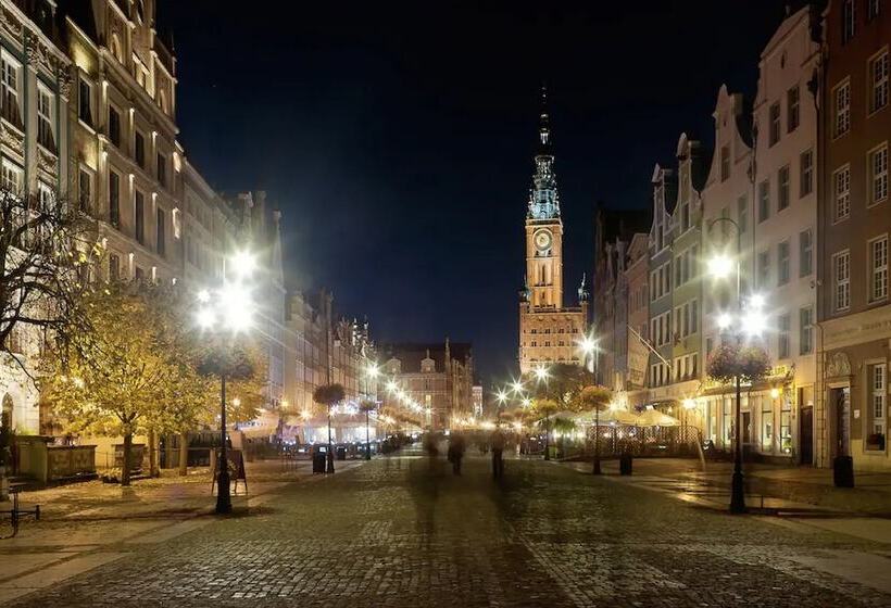 Отель Holland House Residence Old Town