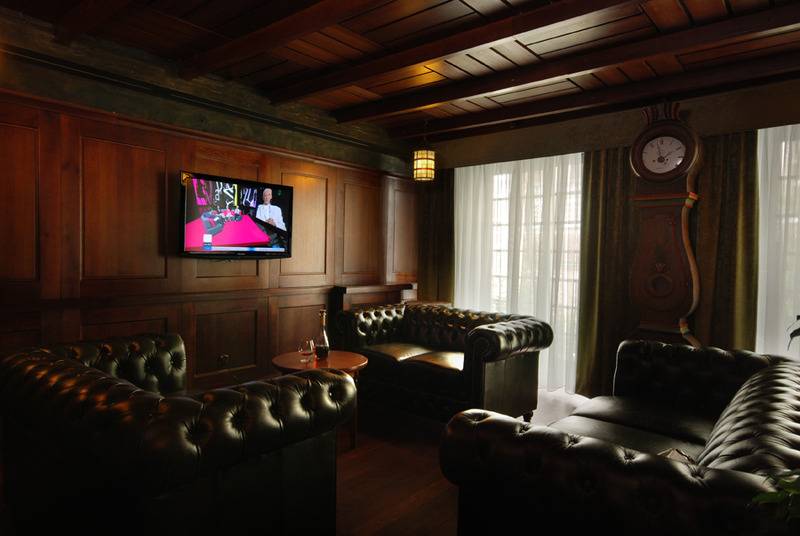 Отель Holland House Residence Old Town