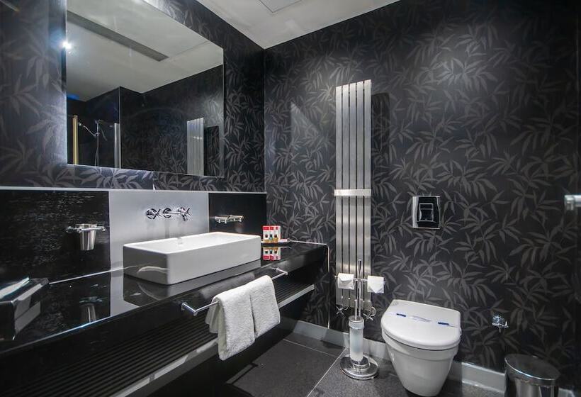 فندق Vernazza Suites