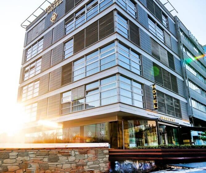 فندق Vernazza Suites