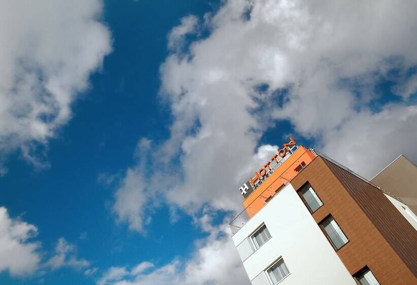 Отель Hotton