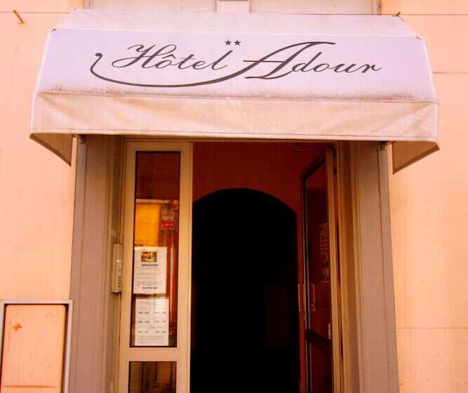 ホテル Hôtel Adour