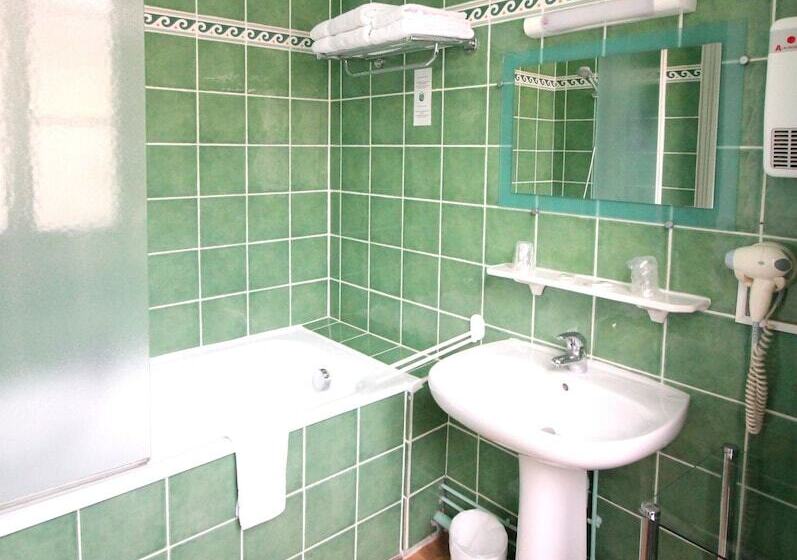 ホテル Hôtel Adour