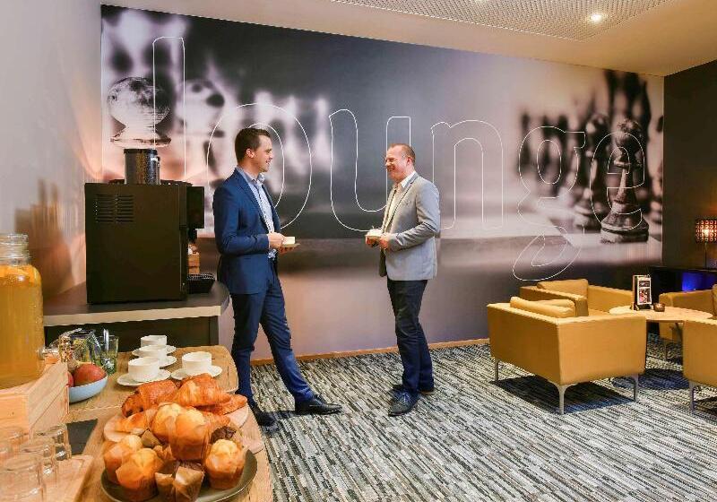 בית מלון כפרי Ibis Kortrijk Centrum