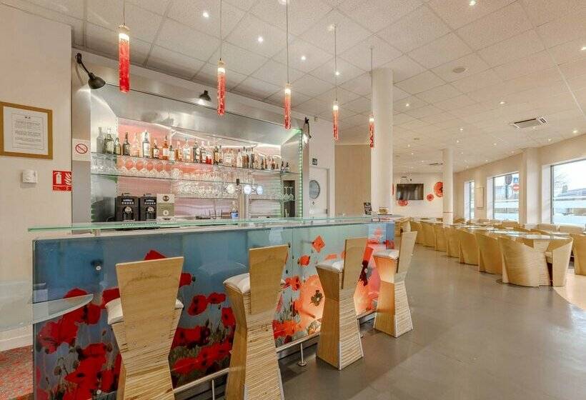 B&B HOTEL Maubeuge Gare