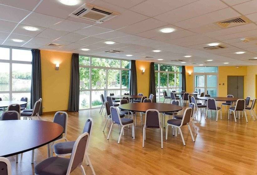 Отель Ibis Styles Bourbon Lancy