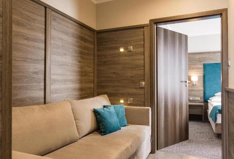 فندق Konradówka Wellness & Spa   300 Metrów Do Centrum