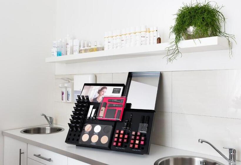 فندق Konradówka Wellness & Spa   300 Metrów Do Centrum