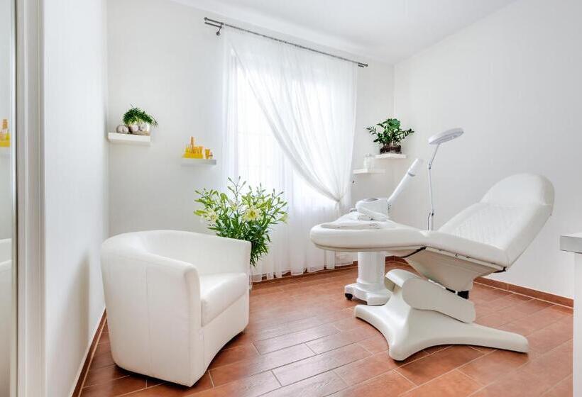 فندق Konradówka Wellness & Spa   300 Metrów Do Centrum