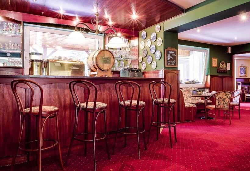 هتل Konradówka Wellness & Spa   300 Metrów Do Centrum