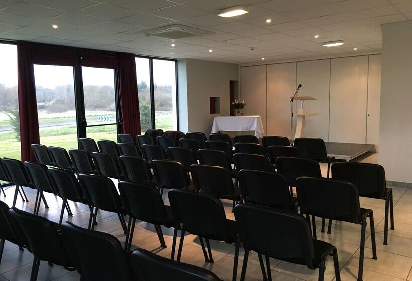 ホテル Kyriad Evreux  Netreville