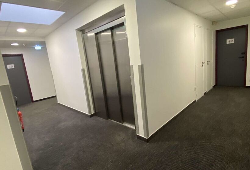 ホテル Kyriad Evreux  Netreville