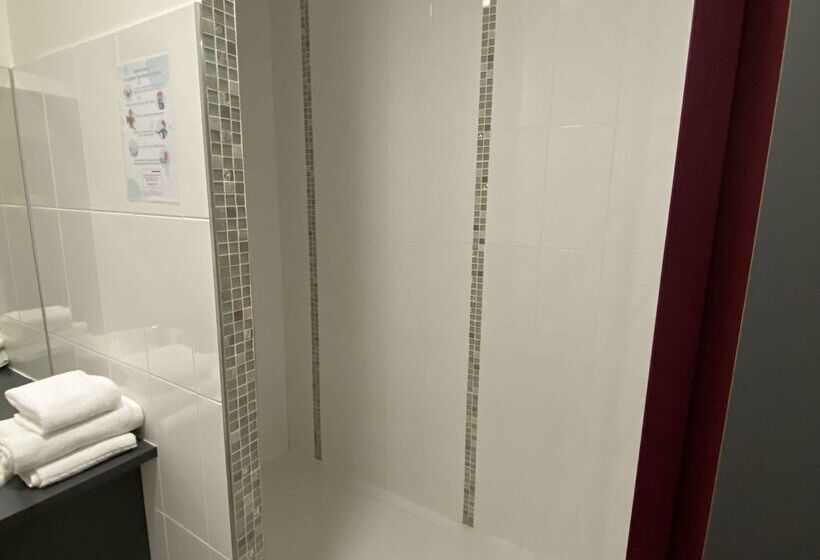 ホテル Kyriad Evreux  Netreville