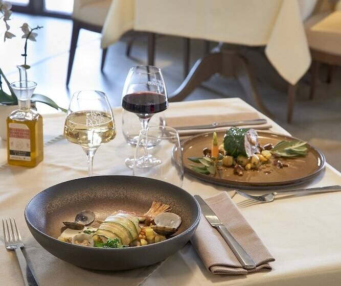 Отель La Bastide Du Clos Des Roses   Teritoria