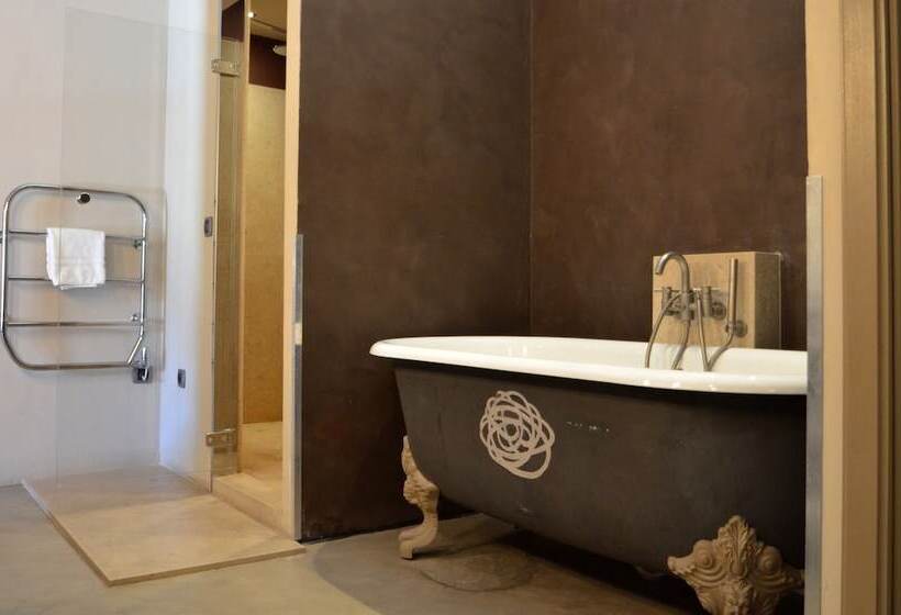 Отель La Bastide Du Clos Des Roses   Teritoria