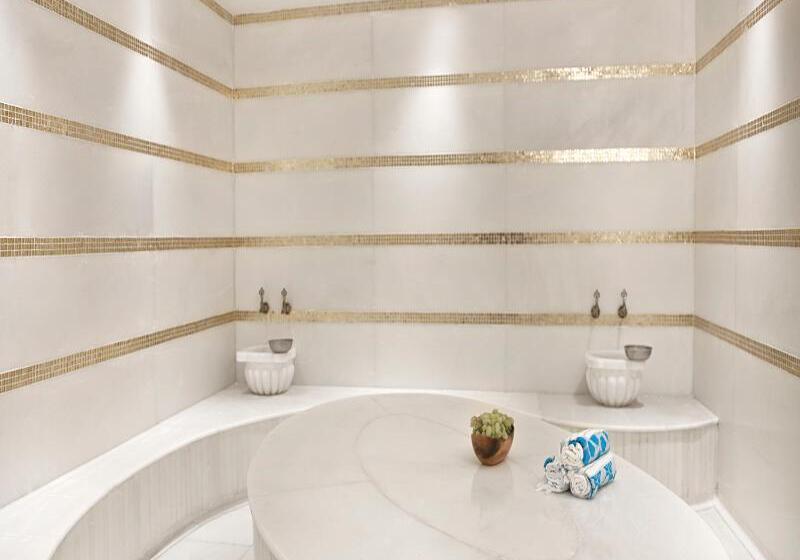 La Boutique Hotel & Suites