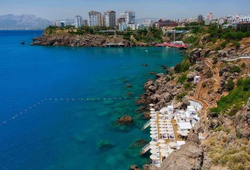 La Boutique Hotel & Suites