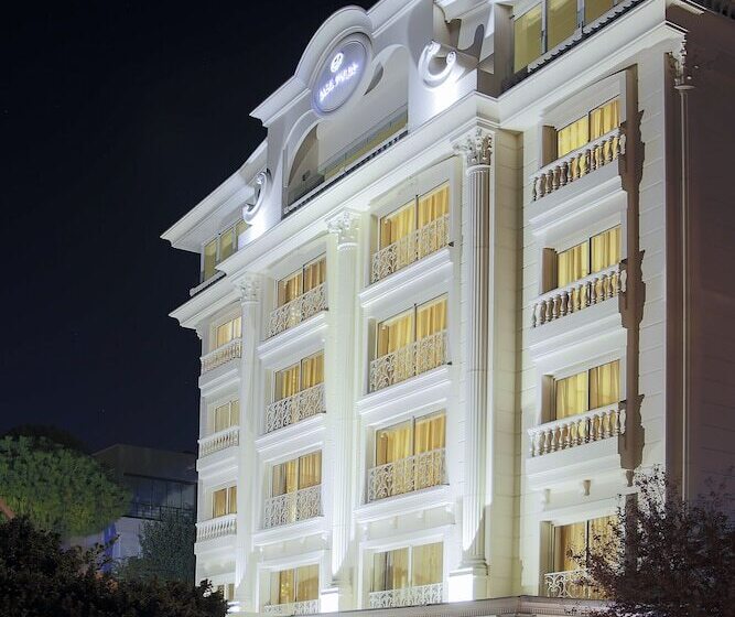 La Boutique Hotel & Suites