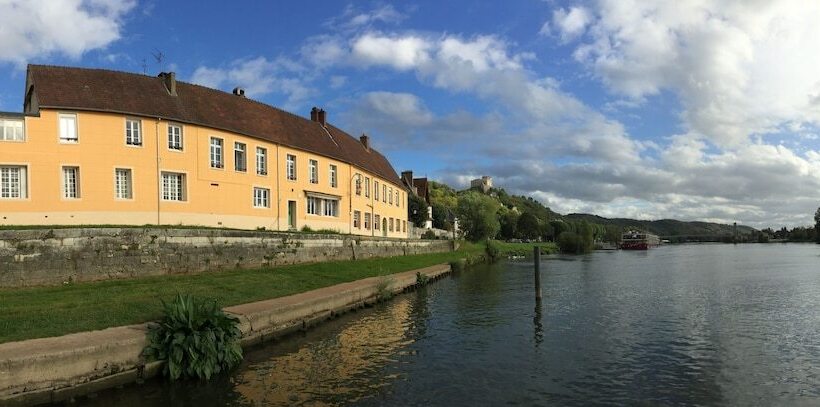 Отель La Chaîne D Or