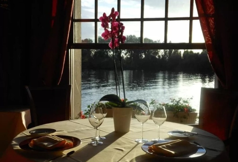 ホテル La Chaîne D Or