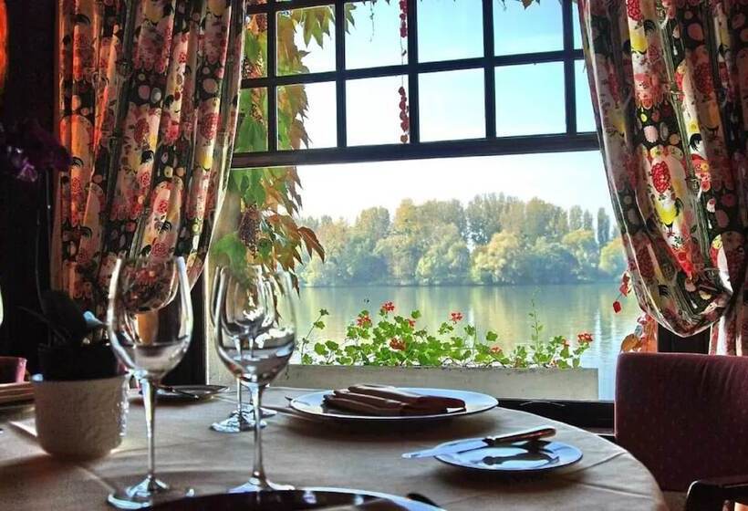 Отель La Chaîne D Or