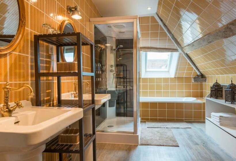 Отель La Chaîne D Or