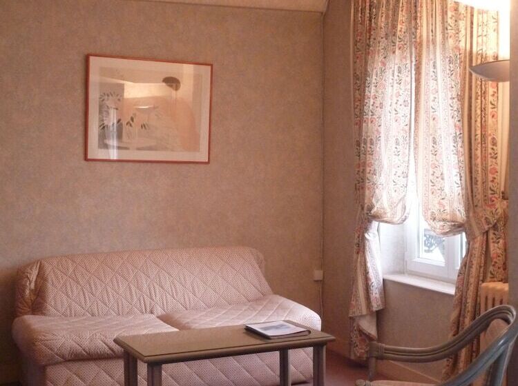 Отель La Chaîne D Or