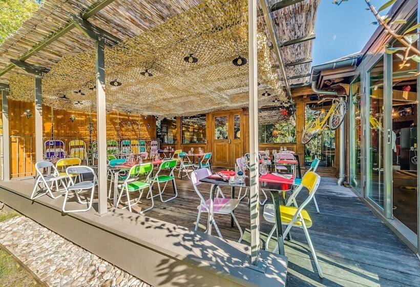 Отель La Maison Rouge