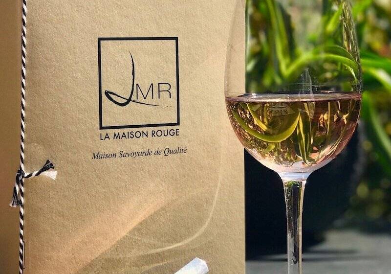 Отель La Maison Rouge