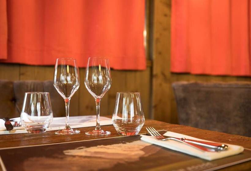 Отель La Maison Rouge