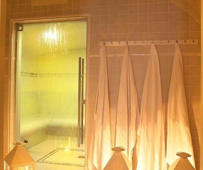 Отель La Marine De Loire Hôtel & Spa