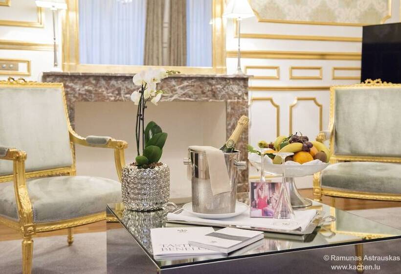 هتل Le Place D Armes   Relais & Châteaux