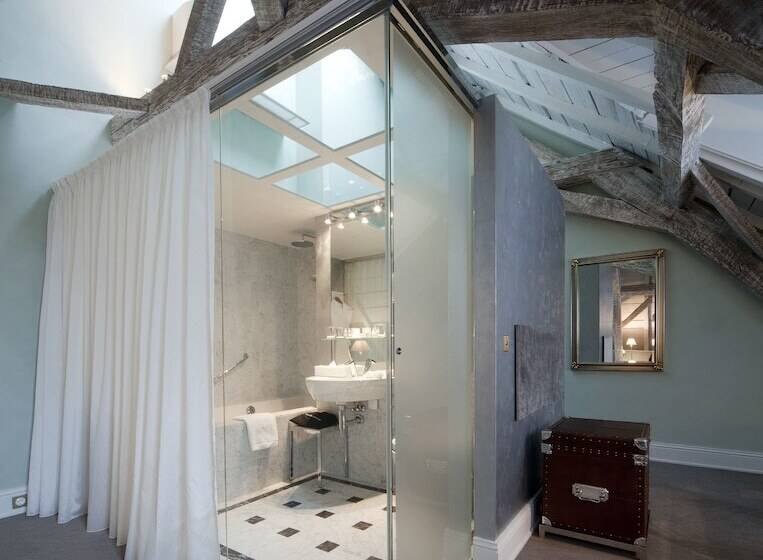 هتل Le Place D Armes   Relais & Châteaux