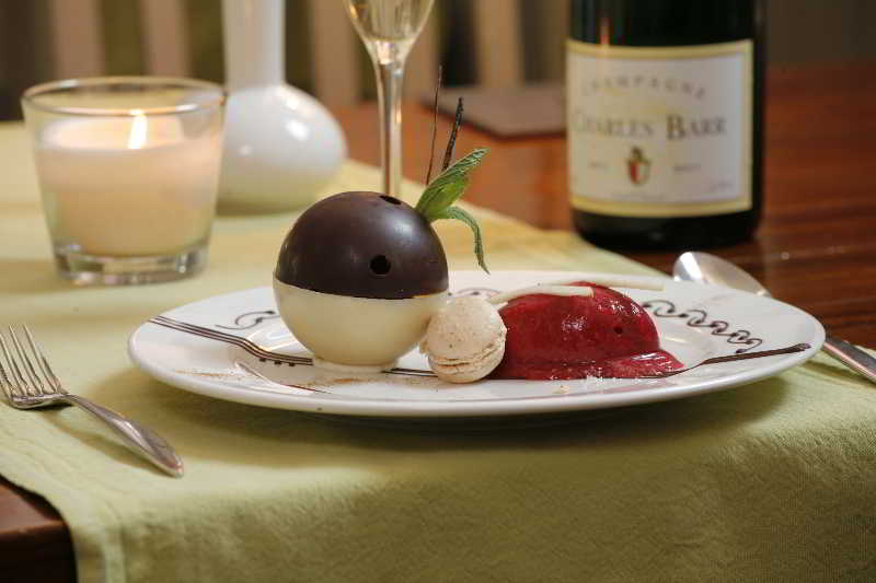 Logis Hotel, Restaurant Et Spa Le Relais De Broceliande