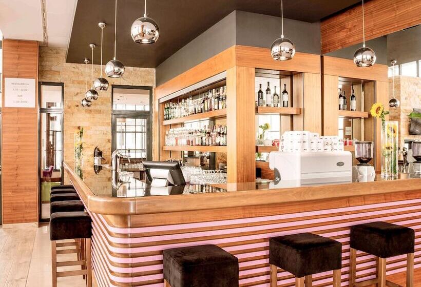 ホテル Mercure Warszawa Airport