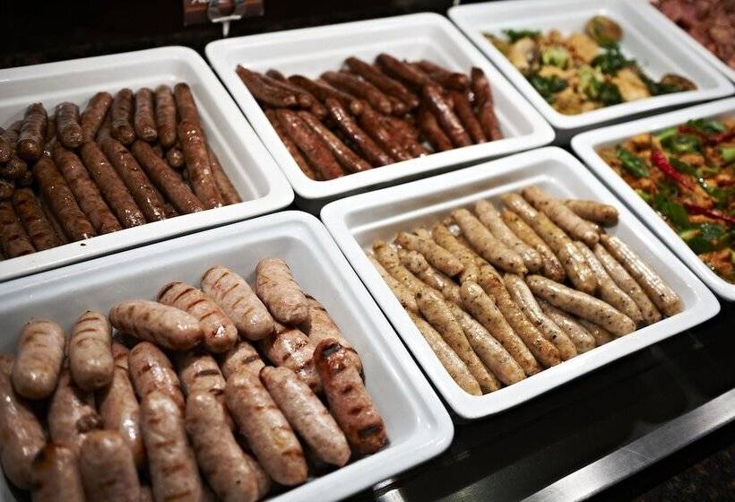 בית מלון כפרי Metcourt At Emperors Palace