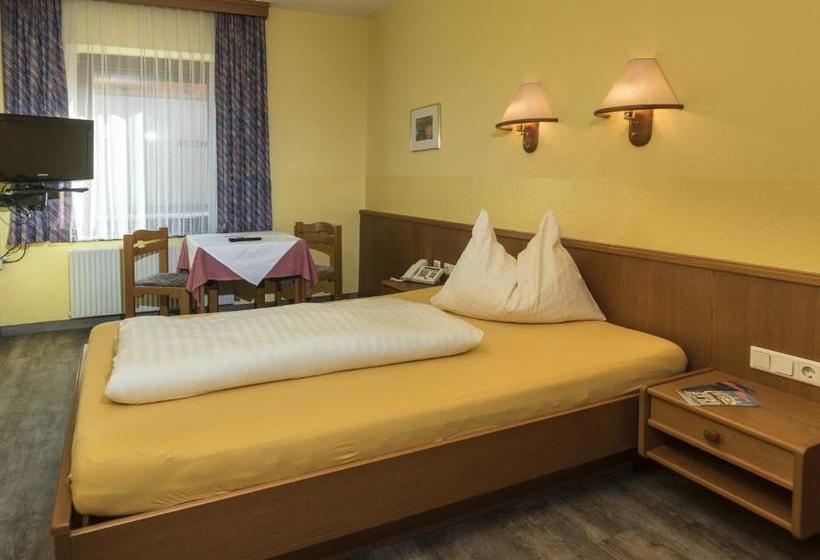 호텔 Frühstückspension Meyer, Familie Orthacker